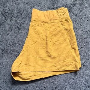 Athleta Textured Brooklyn Short